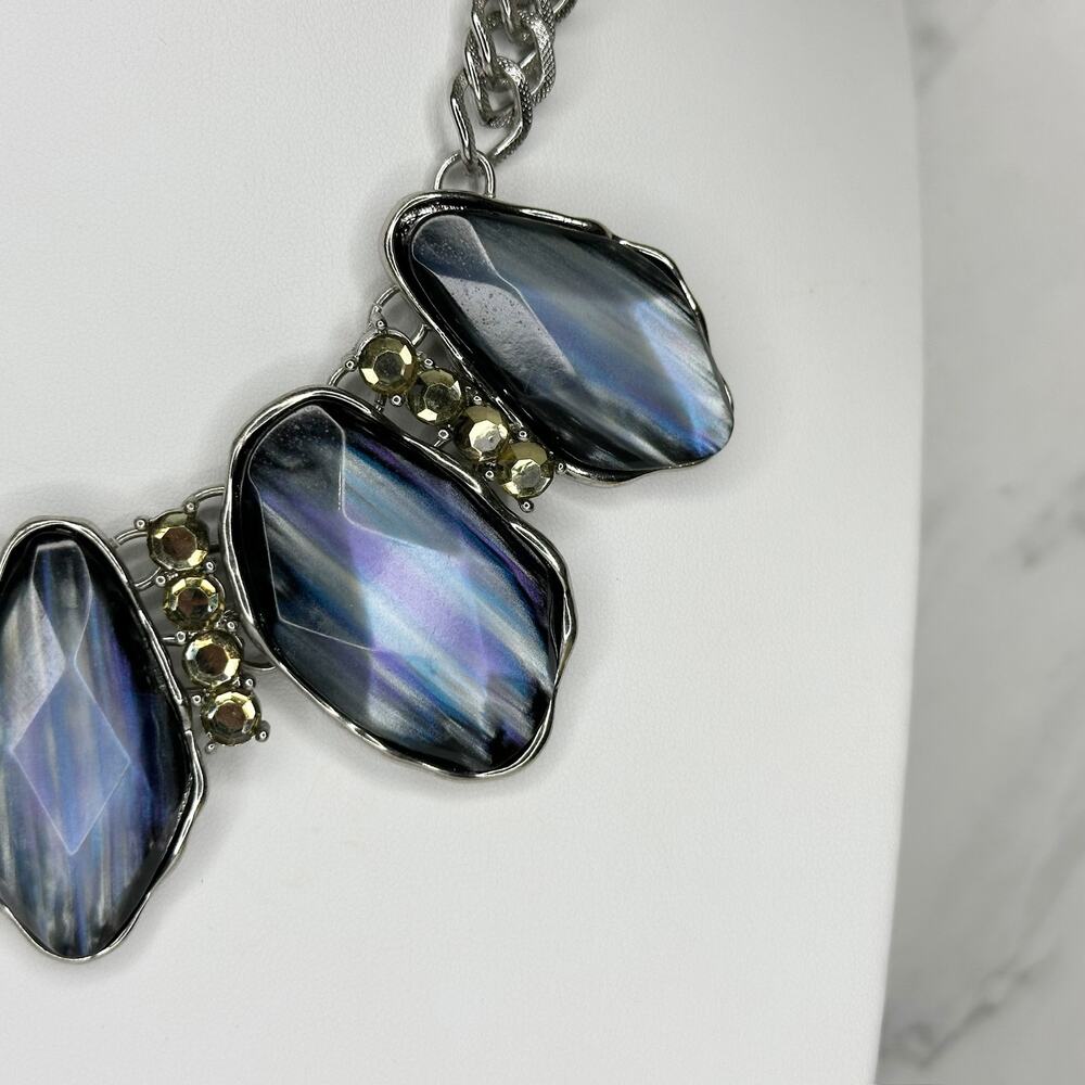 Chico's Iridescent Faceted Bib Statement Necklace Silver Tone 17.75-21.5" โจ - Picture 7 of 10